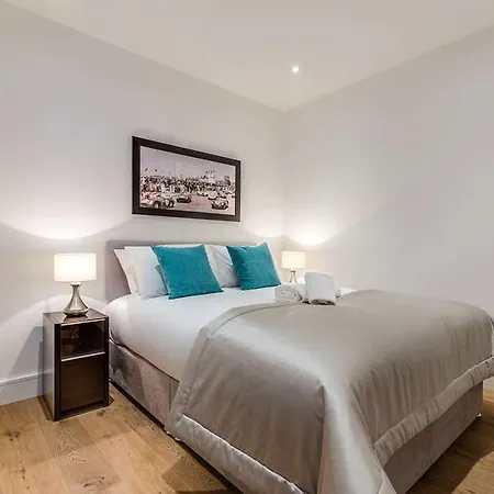 Carlow House By Skyline Hotel 4*