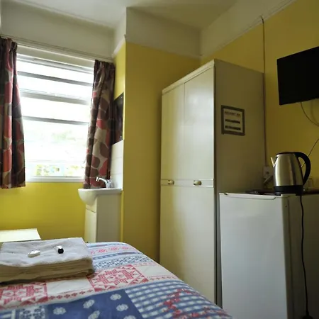 Hotel Acton Town London