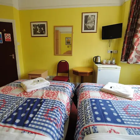 Hotel Acton Town
