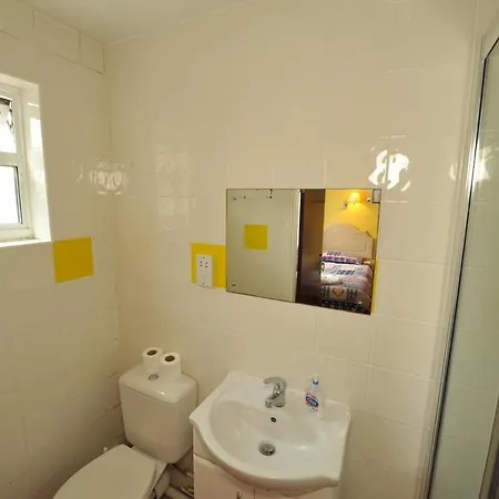 Acton Town Hotel
