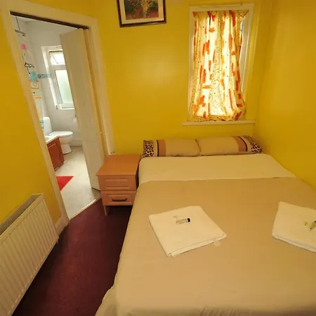 Acton Town Hotel London