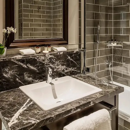 The Bailey's Kensington Hotel 4*
