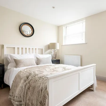 The Luxe Chelsea Townhouse *