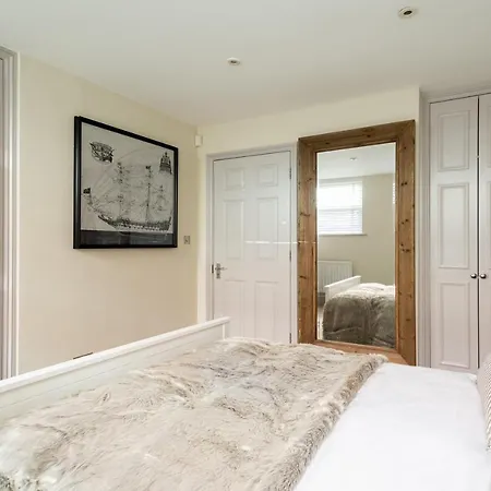 The Luxe Chelsea Townhouse * London