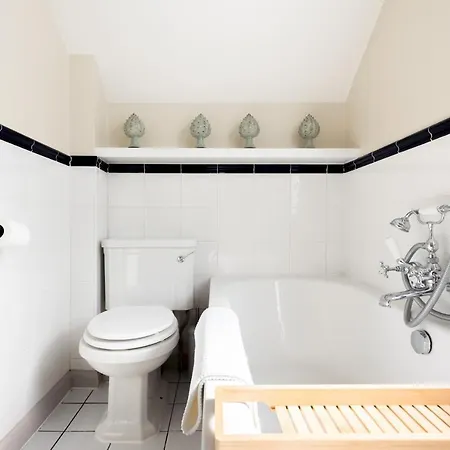 The Luxe Chelsea Townhouse London