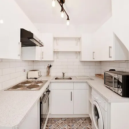 Baker Street Apartment