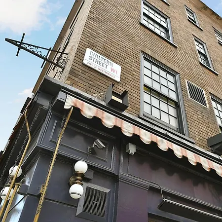 Baker Street Apartment *