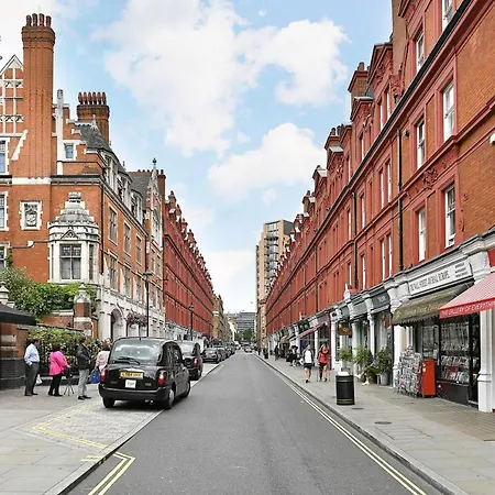 Baker Street Apartment