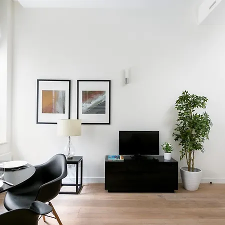 Berners Street Apartment *