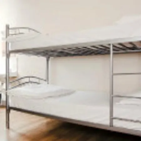 Barkston Earls Court Hostal