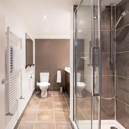 Elm Park Gardens Apartment London