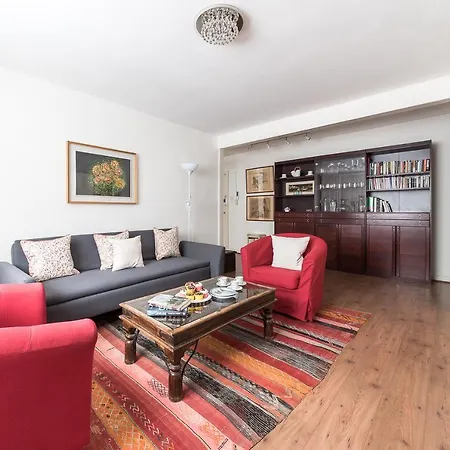 Apartment Elm Park Gardens *