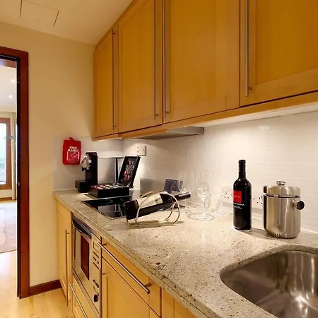 Hotel Canary Riverside Plaza 5*