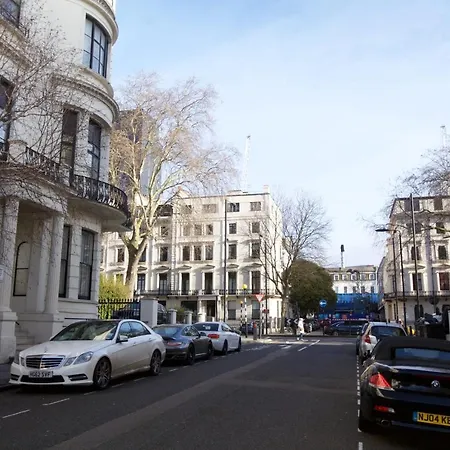 Leonard Court * London