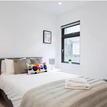 Oxford Circus Apartment