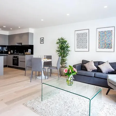 Oxford Circus Apartment