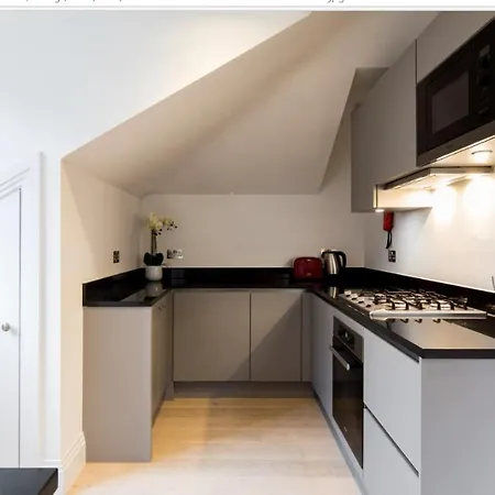 Oxford Circus Apartment