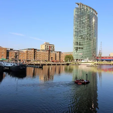 Hotel Canary Wharf Luxury River View London