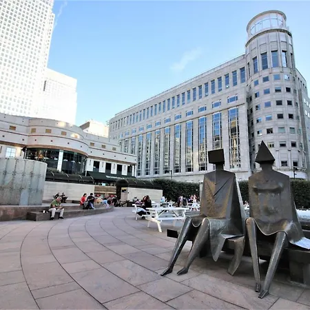 Canary Wharf Luxury River View Hotel