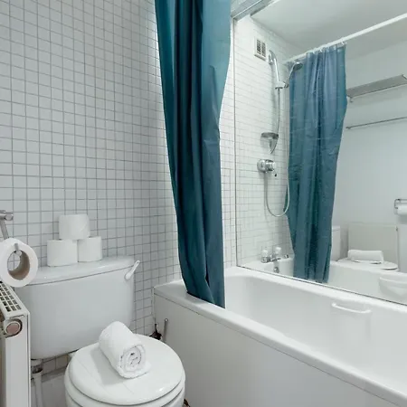 Fantastic And Bright 1 Bedroom Garden Flat Apartment