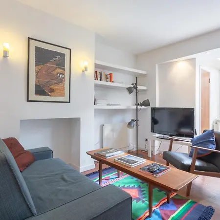 Fantastic And Bright 1 Bedroom Garden Flat Apartment *
