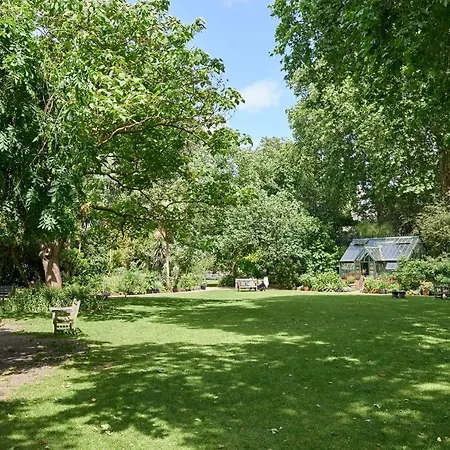 Hotel Eccleston Square