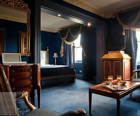 No.6 Beautifully Presented Seafront Apartment * London