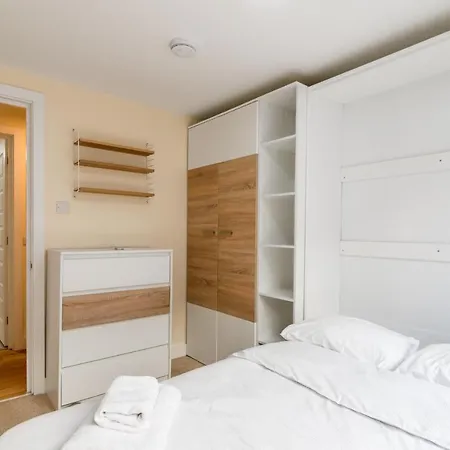 Fantastic Central Brixton Flat For Up To 6 Guests Daire Londra