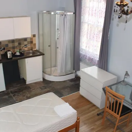 Apartment Regents Court