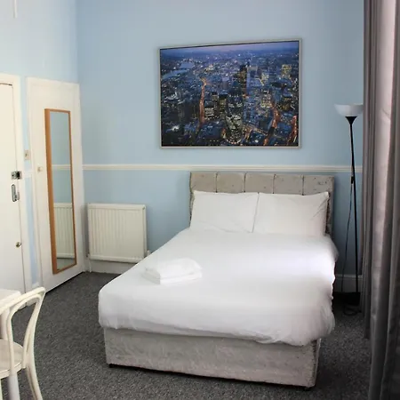 Apartment Regents Court *