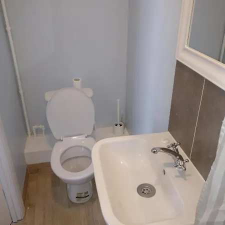 Apartment Regents Court London