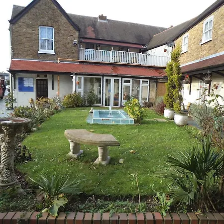 Fountain House Penzion 2*