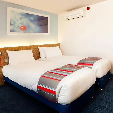 Travelodge Stratford 3*