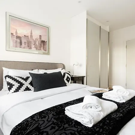 Continental In Central Camden Apartment