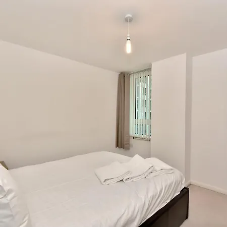 St George Wharf Apartment London