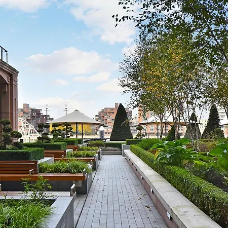 Apartment St George Wharf London