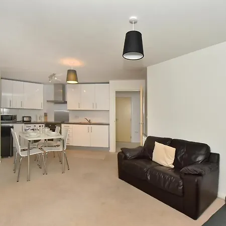 Apartment St George Wharf London