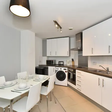 Apartment St George Wharf