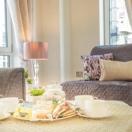 Apartment Dockside Walk - Canary Wharf *