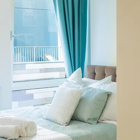 Apartment Dockside Walk - Canary Wharf