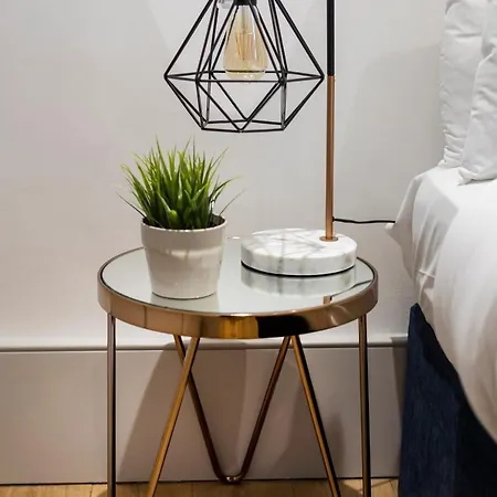 Aspen Regis Kensington Apartment