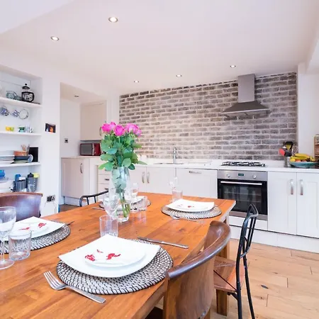 Charming Putney By The High Street Richmond (Greater London)