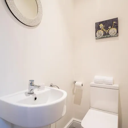 Charming Putney By The High Street Holiday home