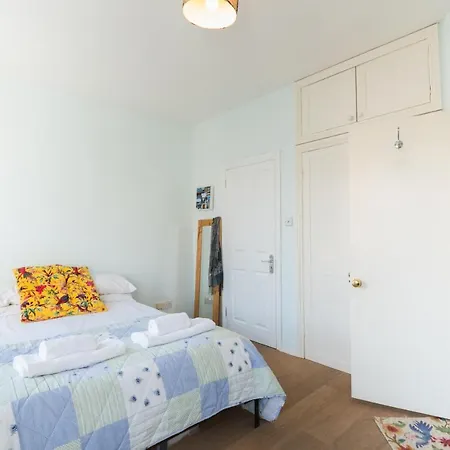 Charming Putney By The High Street Richmond (Greater London)