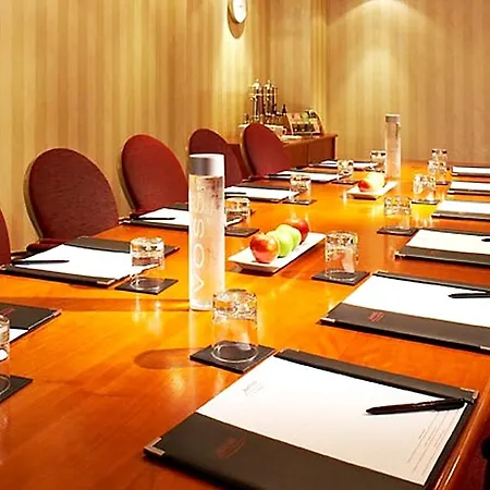Marriott Regents Park 4*
