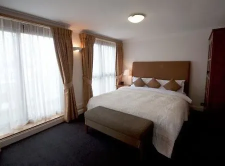 15 Basil Street Knightsbridge, Luxury Serviced 5* Londen