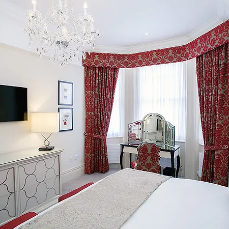 The By The Sloane Club * Londra
