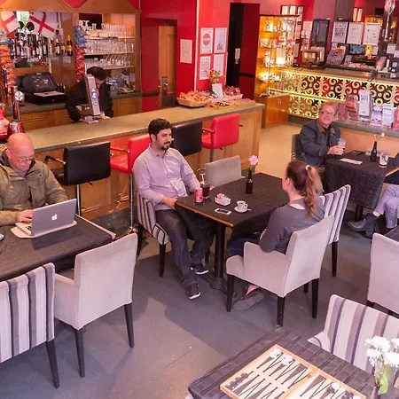 Smart Hyde Park View Hostel London