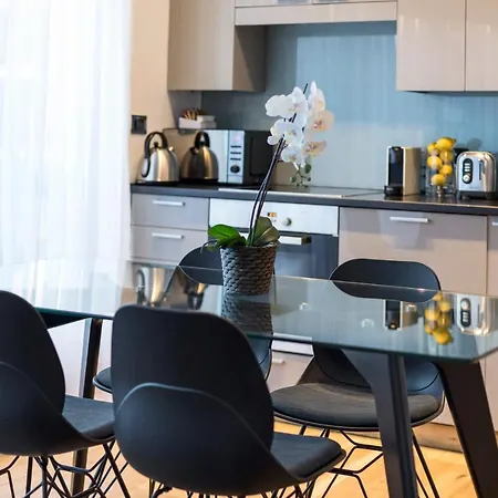 Apartment Aspen Regis Kensington London