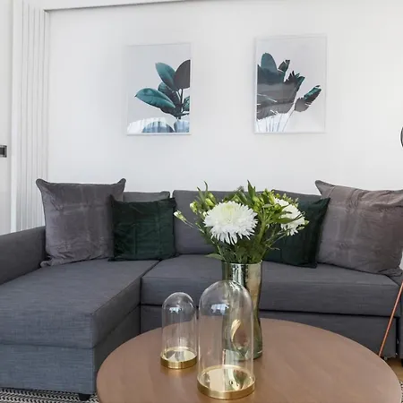 Apartment Aspen Regis Kensington London